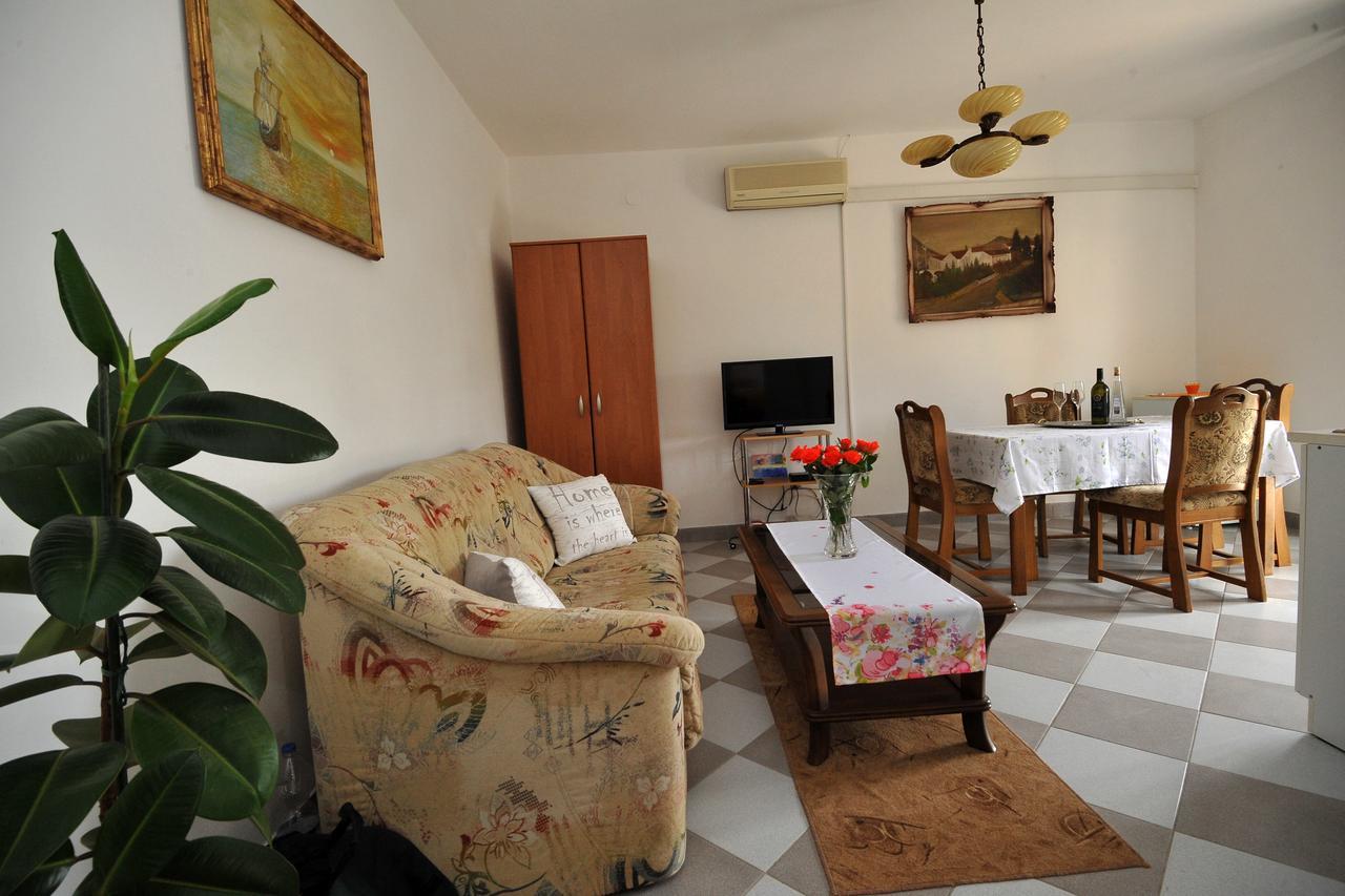 Apartments Sea Star Mlini Bagian luar foto
